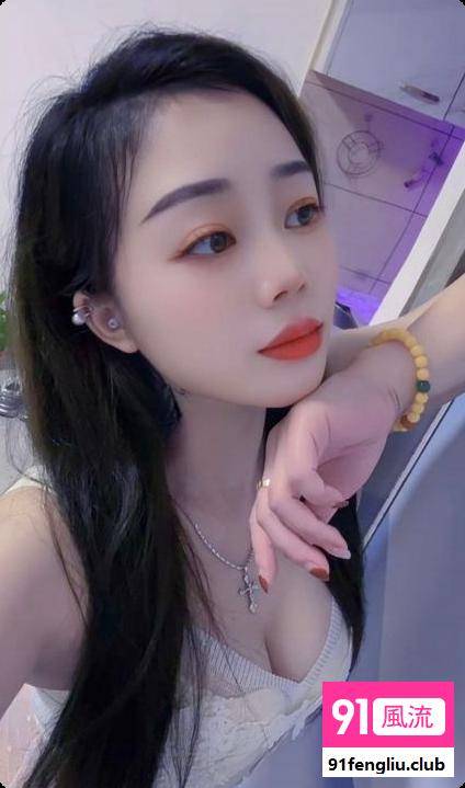 性感美妞小红花